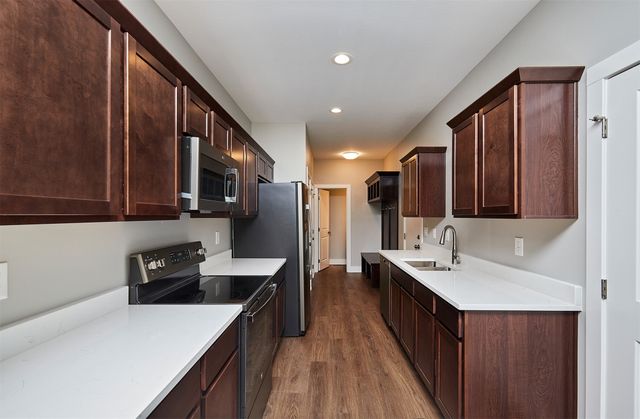 9669 Crestview Drive, West Des Moines, IA 50266