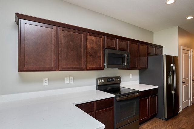 9669 Crestview Drive, West Des Moines, IA 50266