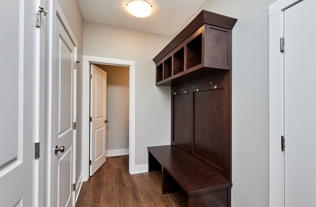 9669 Crestview Drive, West Des Moines, IA 50266