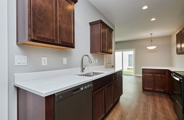 9669 Crestview Drive, West Des Moines, IA 50266