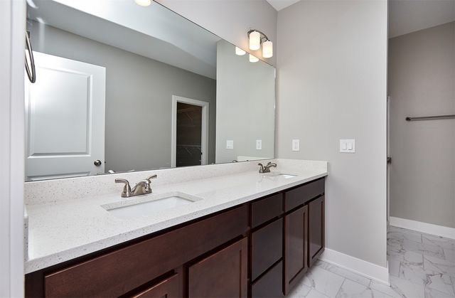 9669 Crestview Drive, West Des Moines, IA 50266