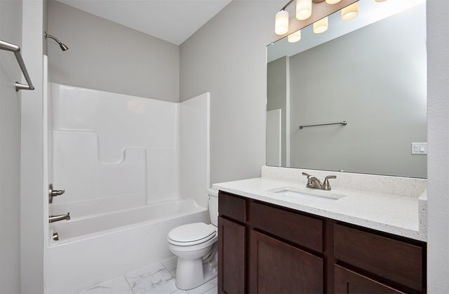 9669 Crestview Drive, West Des Moines, IA 50266