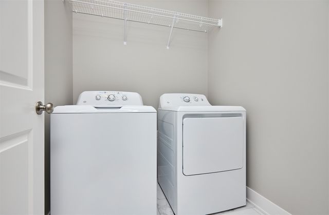 9669 Crestview Drive, West Des Moines, IA 50266