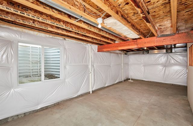 9669 Crestview Drive, West Des Moines, IA 50266