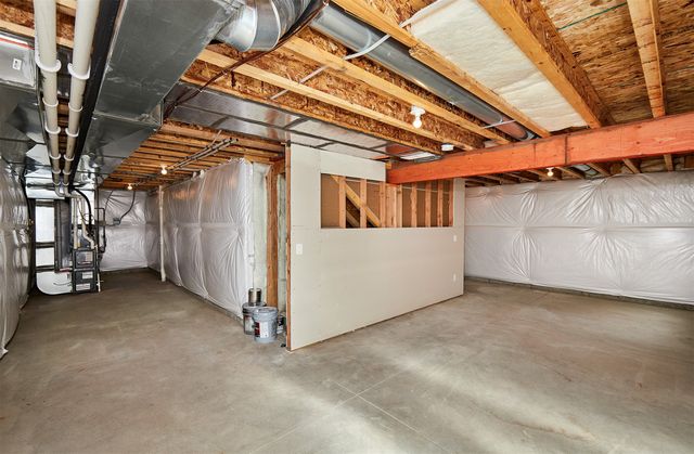 9669 Crestview Drive, West Des Moines, IA 50266