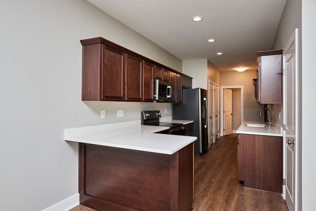 9669 Crestview Drive, West Des Moines, IA 50266