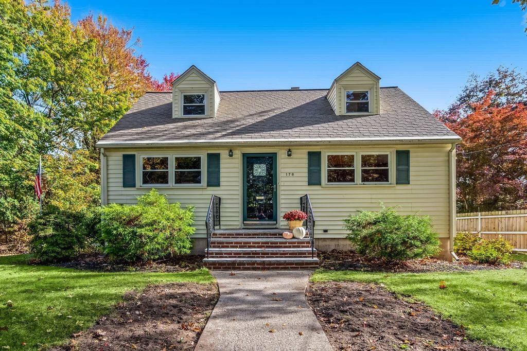178 Central Ave, Dedham, MA 02026
