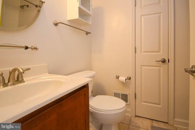 5017 IVORY WALTERS LN SE, Washington, DC 20019
