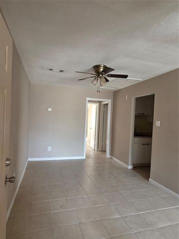 1014 Graham Drive I3, Tomball, TX 77375