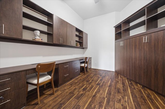 5005 Hidalgo Street 210, Houston, TX 77056