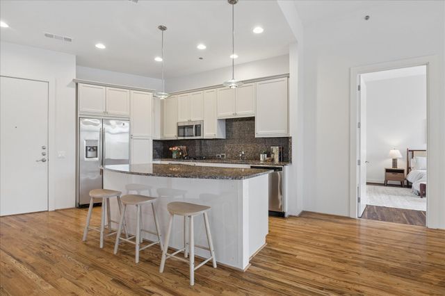 5005 Hidalgo Street 210, Houston, TX 77056