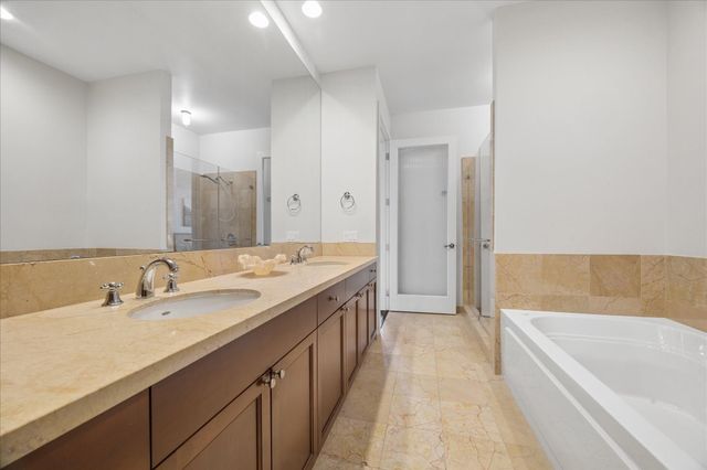 5005 Hidalgo Street 210, Houston, TX 77056