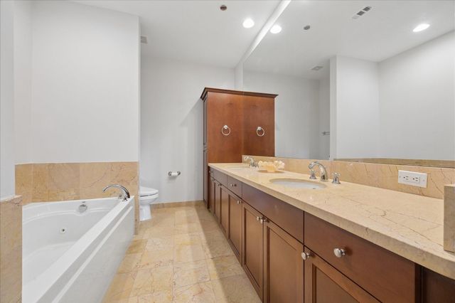 5005 Hidalgo Street 210, Houston, TX 77056