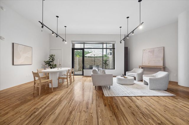 5005 Hidalgo Street 210, Houston, TX 77056