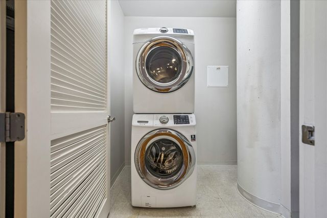 5005 Hidalgo Street 210, Houston, TX 77056