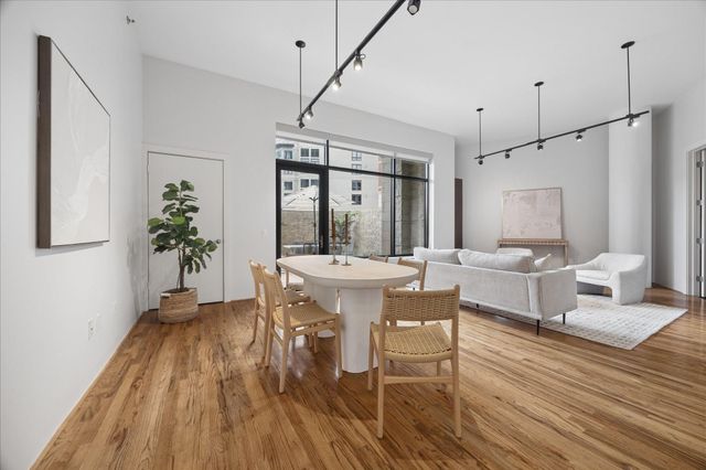 5005 Hidalgo Street 210, Houston, TX 77056