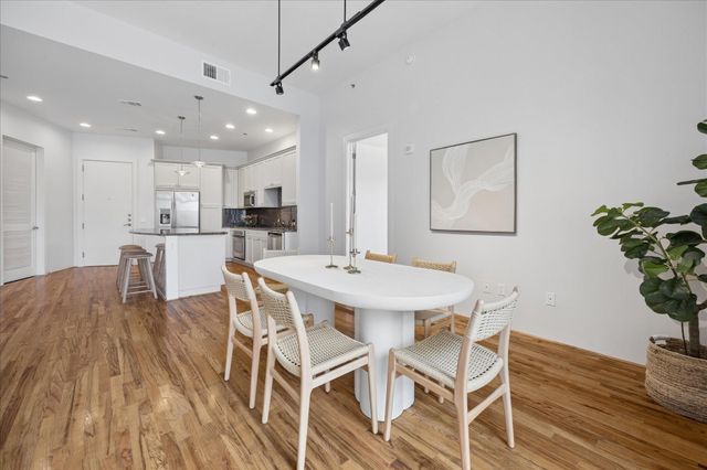 5005 Hidalgo Street 210, Houston, TX 77056