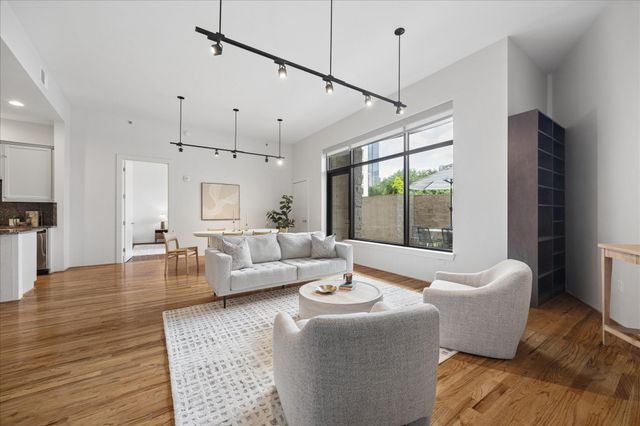 5005 Hidalgo Street 210, Houston, TX 77056