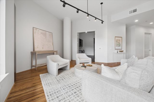 5005 Hidalgo Street 210, Houston, TX 77056