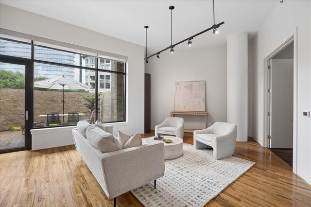 5005 Hidalgo Street 210, Houston, TX 77056