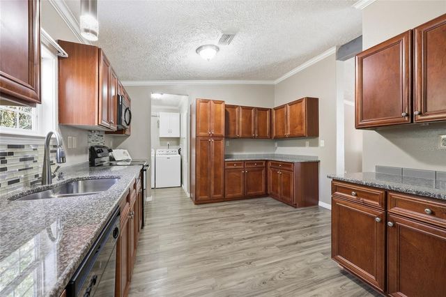 269 SW BACKWOODS GLEN, Fort White, FL 32038