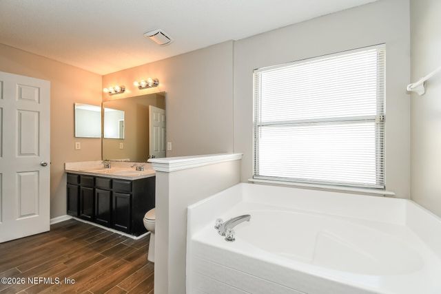 3786 LAUREN OAK Lane E, Jacksonville, FL 32221