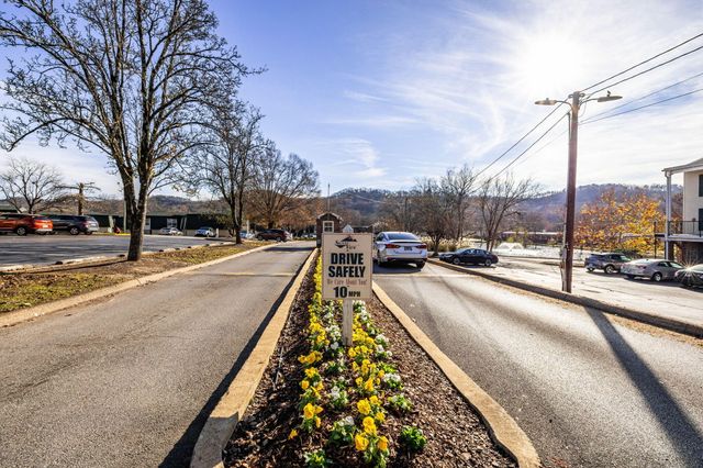 900 Mountain Creek Road 463`, Chattanooga, TN 37405