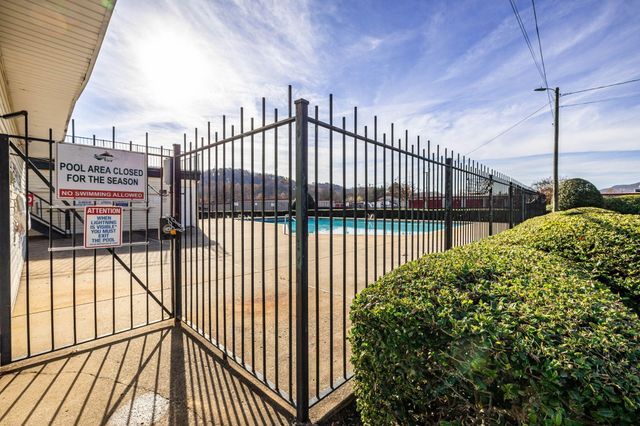 900 Mountain Creek Road 463`, Chattanooga, TN 37405