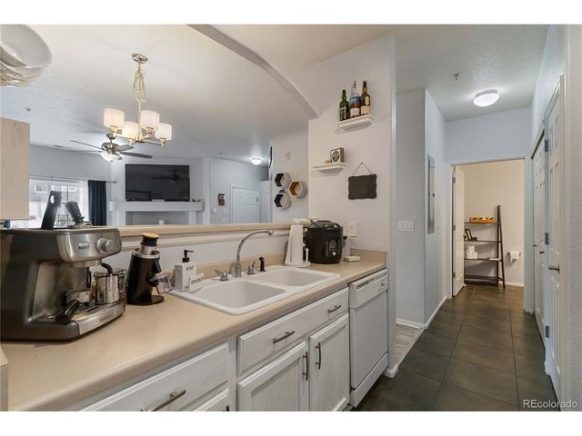 5255 Memphis St 7-702, Denver, CO 80239