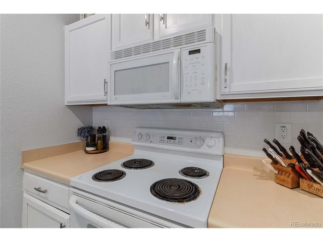 5255 Memphis St 7-702, Denver, CO 80239