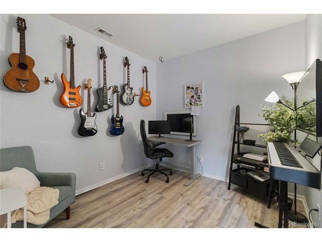 5255 Memphis St 7-702, Denver, CO 80239