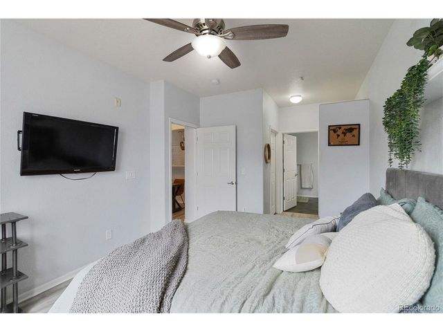 5255 Memphis St 7-702, Denver, CO 80239