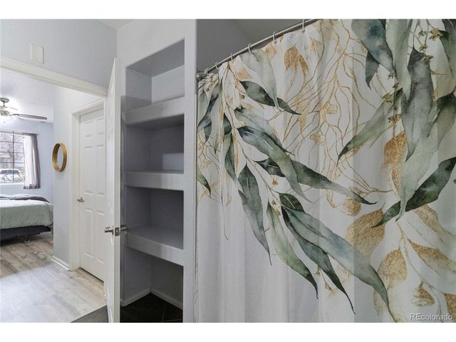 5255 Memphis St 7-702, Denver, CO 80239