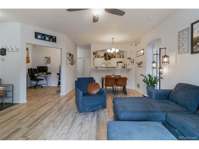 5255 Memphis St 7-702, Denver, CO 80239