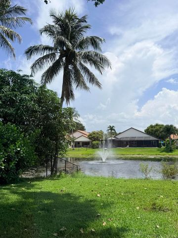8870 Woodside Court, Davie, FL 33328