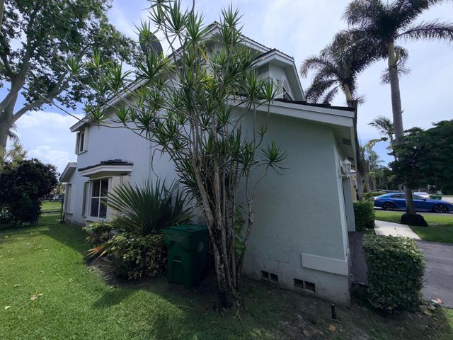 8870 Woodside Court, Davie, FL 33328