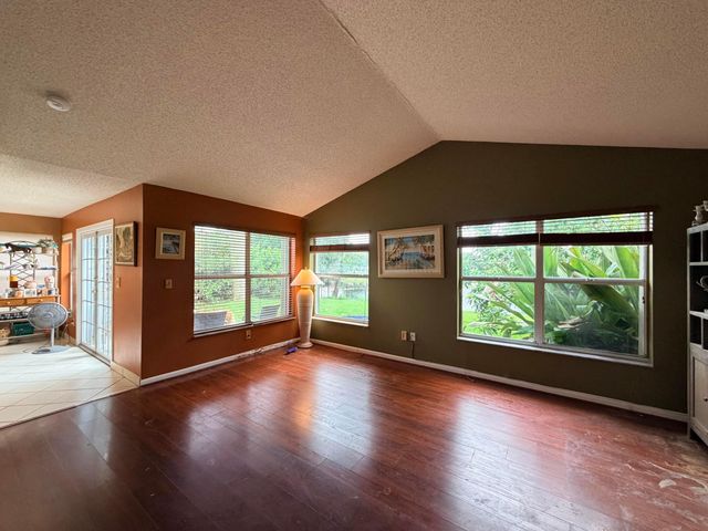 8870 Woodside Court, Davie, FL 33328