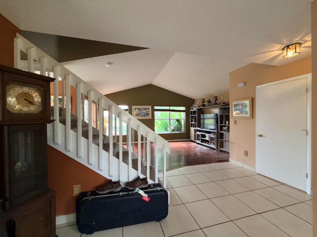 8870 Woodside Court, Davie, FL 33328