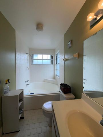 8870 Woodside Court, Davie, FL 33328