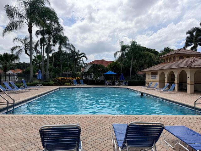 8870 Woodside Court, Davie, FL 33328