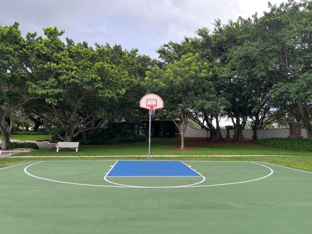 8870 Woodside Court, Davie, FL 33328