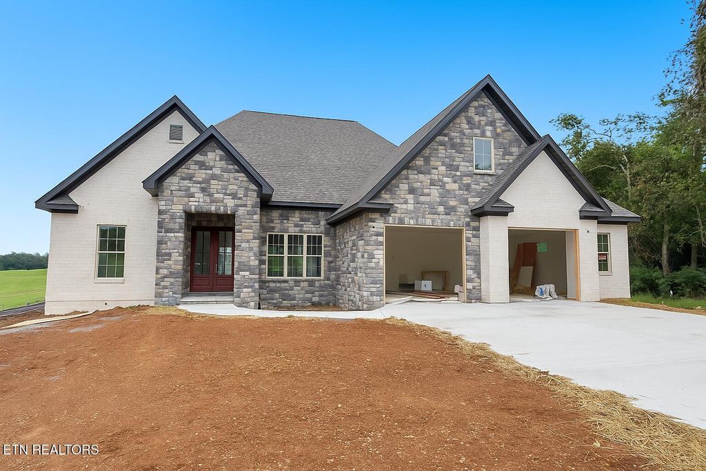 275 Osprey Circle, Vonore, TN 37885
