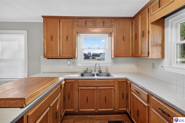 7055 St John Road, Elizabethtown, KY 42701