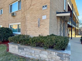 6947 S Jeffery Boulevard 3J, Chicago, IL 60649