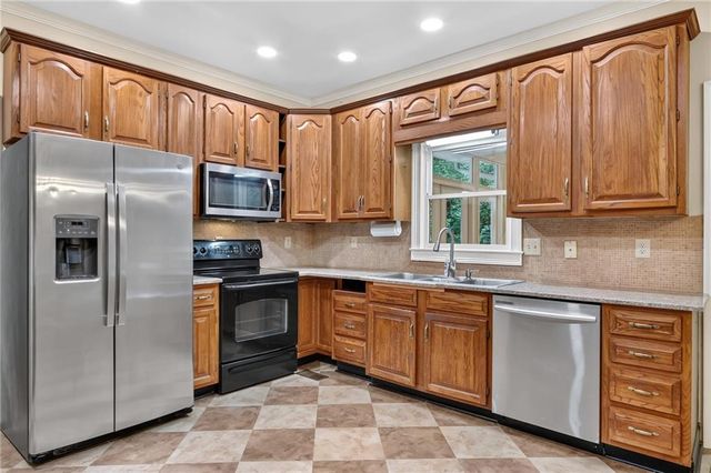 708 Robert Way, Powder Springs, GA 30127