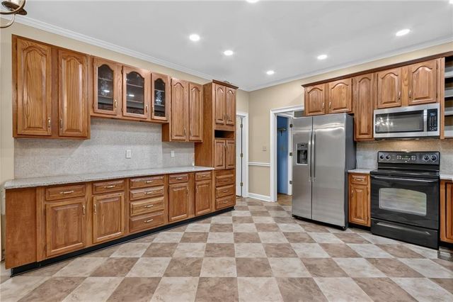 708 Robert Way, Powder Springs, GA 30127