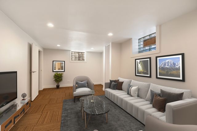 10313 S Church Street, Chicago, IL 60643