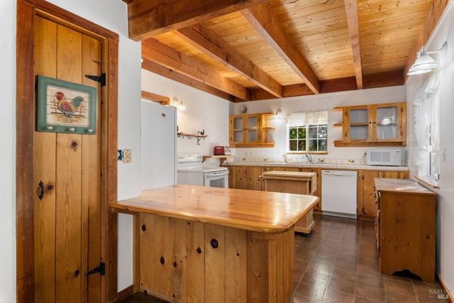287 Forest Dr, Lakeport, CA 95453