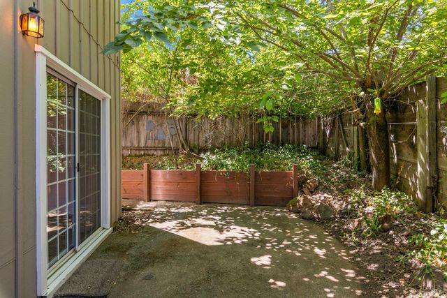 287 Forest Dr, Lakeport, CA 95453