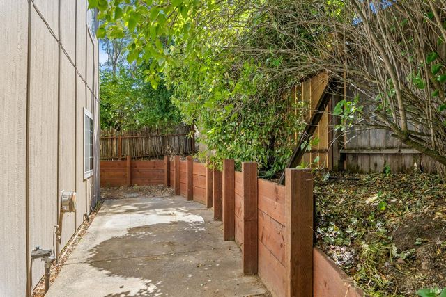 287 Forest Dr, Lakeport, CA 95453